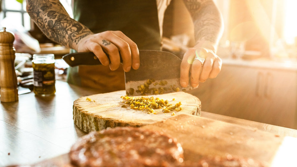 How to use kitchen knives safely